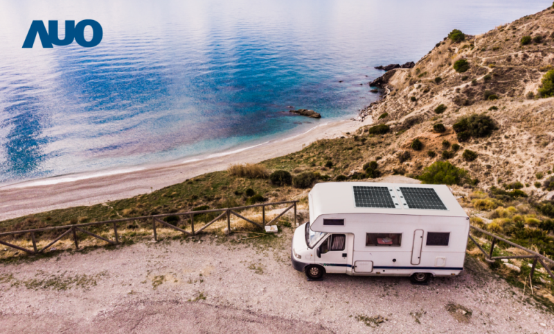 「可撓輕量化太陽光電板SunCurva」使用輕量特殊耐候型複合板取代傳統太陽能板的玻璃前板，不僅降低70%重量，每米平方僅3Kg；具有抗衝擊性能及通過電磁相容性測試，可應用於交通運輸工具，如露營車、遊艇等